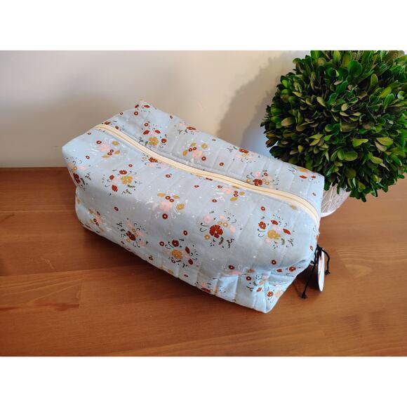 NEW Personalized / Quilted/ Handmade BOXY BAG! Cornflowers - Picture 7 of 13